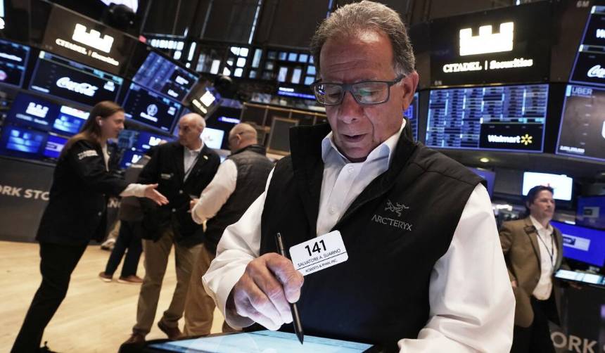 Wall Street abre a la baja por temores en torno a la IA