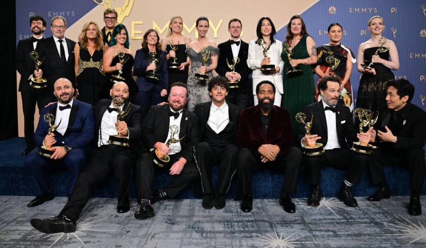 “Widow’s Bay” y “The Pitt” triunfan en los Emmy