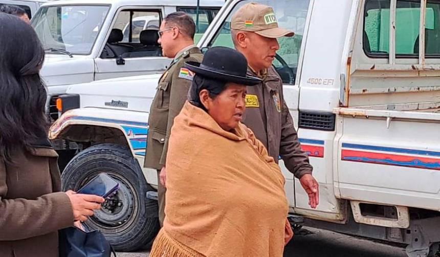 Fiscalía solicita detención preventiva para la exdirectora del Fondo Indígena, Elvira Parra, por presunta corrupción