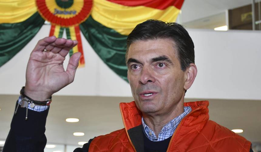 Paz dice que presentó su plan de gobierno en EEUU y señala que no faltará combustible en caso de ganar en segunda vuelta