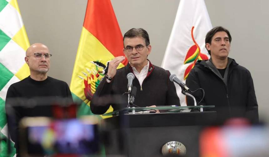 Ministros salen de Palacio de Gobierno tras reunión con el presidente Paz