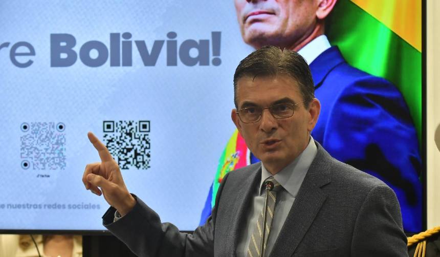 Gobierno elimina 161 decretos que autorizaban la contratación directa que se impulsó en anteriores gestiones