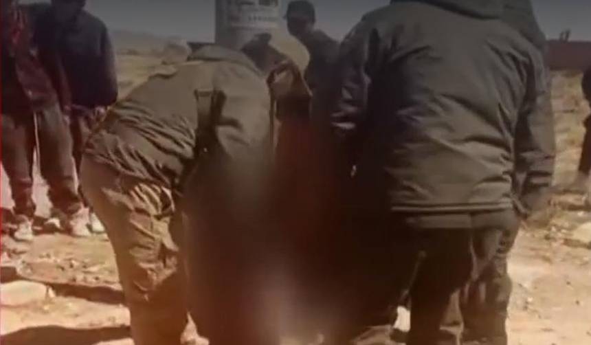 Vecinos atan a un poste y casi linchan a hombre acusado de raptar y abusar de una niña en El Alto