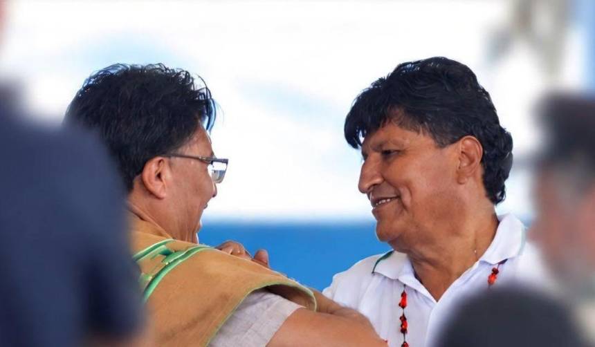Niltón Condori abraza a Evo, lo llama “hermano” y se estrella contra García Linera y Paz en el ampliado evista 