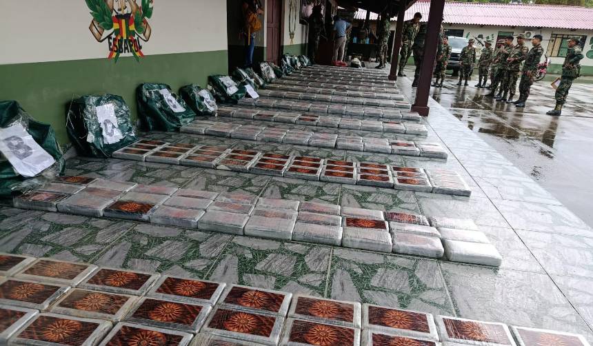 Tras un enfrentamiento durante un operativo en el trópico, Umopar secuestra media tonelada de droga