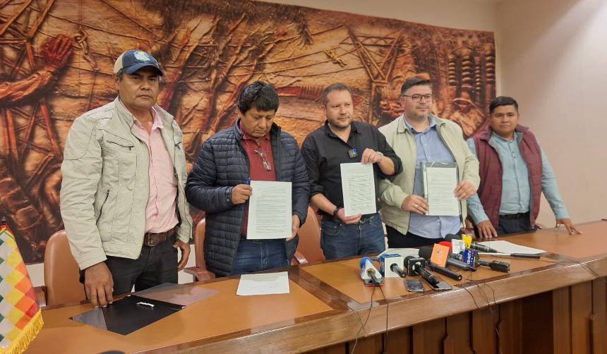 Firman acuerdo: Gobierno garantiza dotación de diésel y cañeros, la producción de etanol