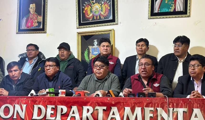 Choferes de La Paz dicen que definirán en ampliado si se suman a las movilizaciones de organizaciones 