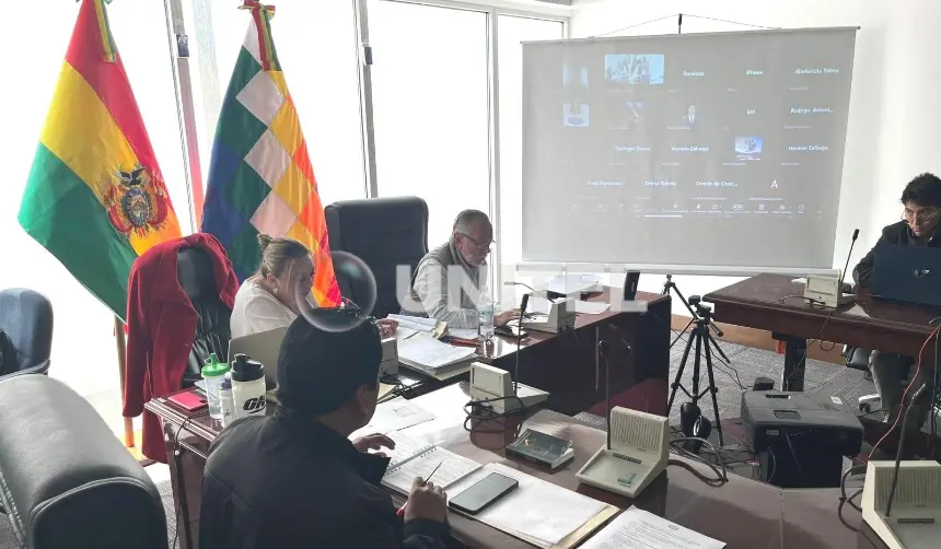 Comisión de Constitución de Diputados sesiona para tratar proyectos de ley de elección de vocales del TSE