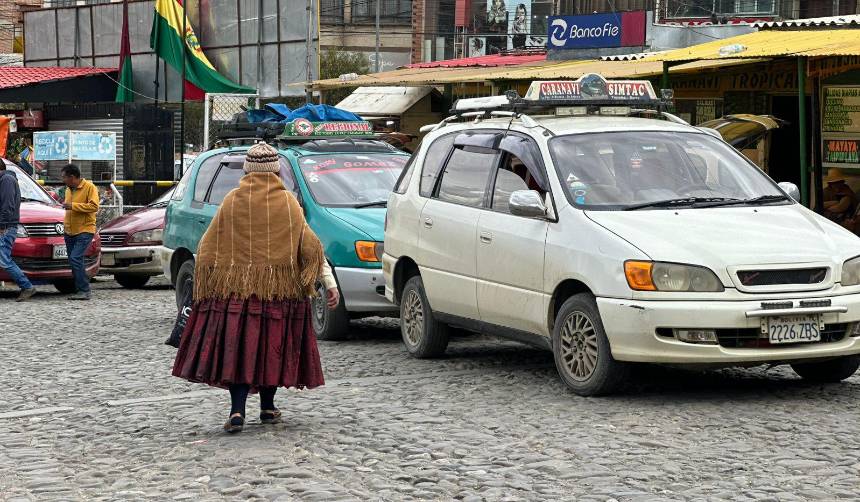 “Se ha duplicado”: Viajeros reportan que los pasajes a los Yungas han subido de precio
