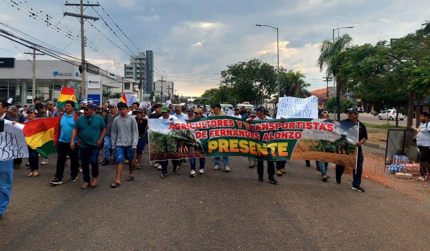 Cañeros marchan y se declaran en emergencia: exigen anular el decreto por el diésel