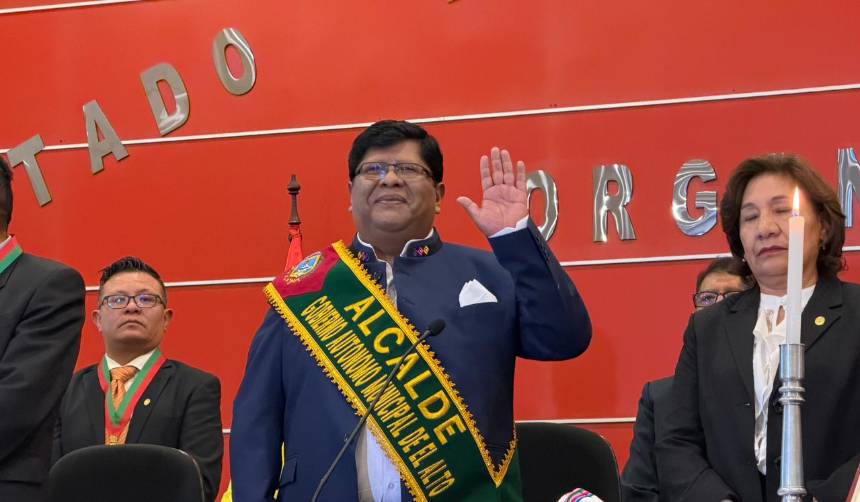 Eliser Roca jura como alcalde de El Alto, la segunda ciudad más poblada de Bolivia 