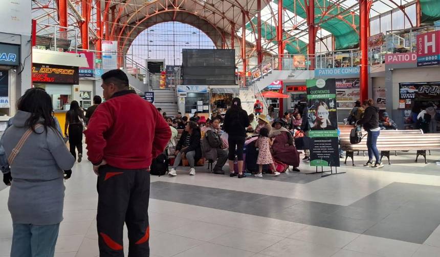 A poco del regreso a clases se registra alta afluencia en la Terminal de La Paz 