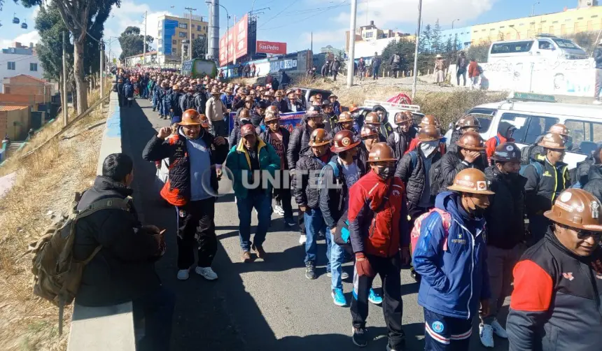 Mineros sindicalizados se movilizan en La Paz contra los avasallamientos y urgen atención del Gobierno