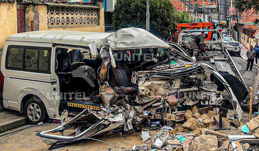 Era un vehículo de recojo de personal: Los heridos del trágico accidente de Sopocachi están en dos hospitales