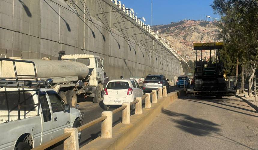 La Paz: Cierran un carril de la Costanera para concluir las obras del viaducto 