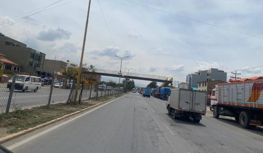 Pobladores de Quillacollo dan cuarto intermedio en el bloqueo en la ruta Cochabamba – La Paz