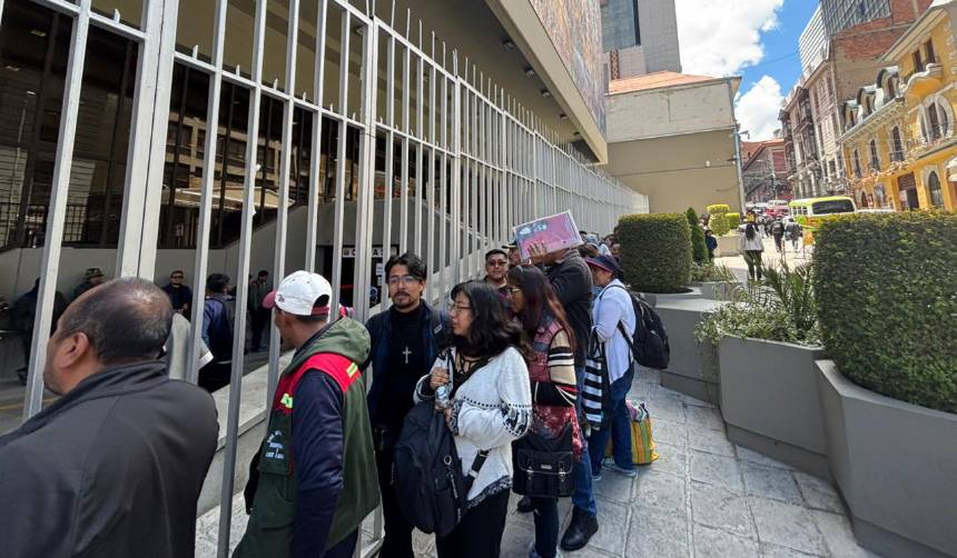 “Yo no sé manejar aplicaciones”: Comerciantes desconocen el mecanismo de control de billetes serie B