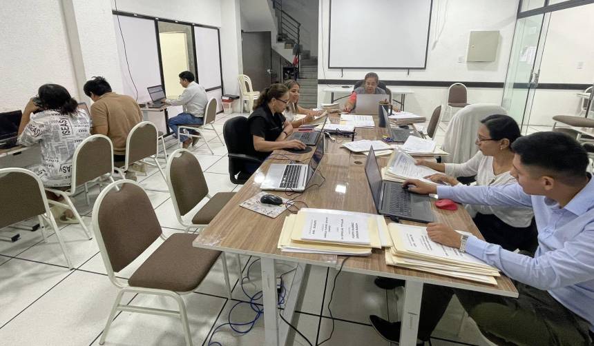 Los partidos sustituyeron solo a los primeros de la lista; el TSE revisa 5.500 registros de nuevos candidatos