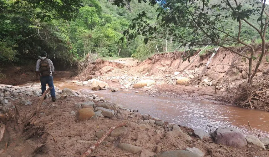 Samaipata: Hallan un cuerpo sin vida durante las labores de búsqueda de víctimas