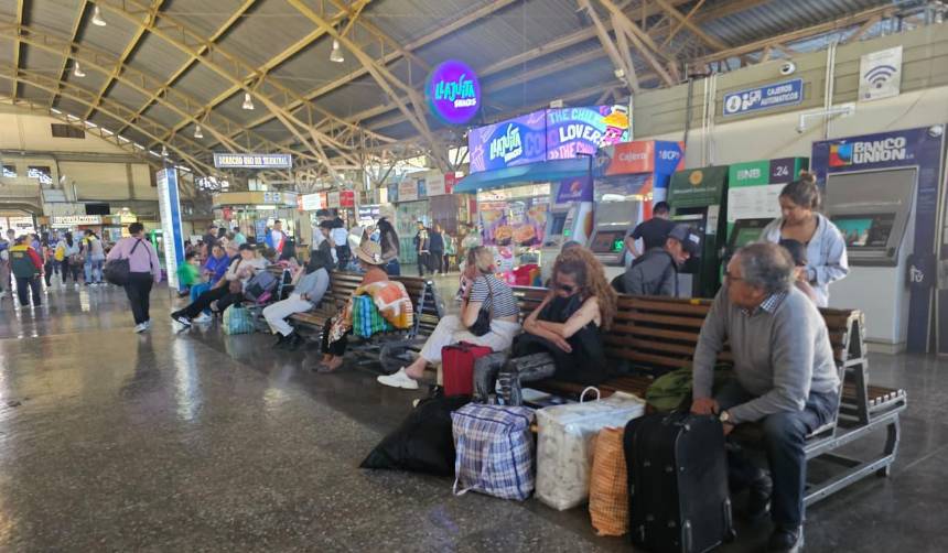 Comienzan a reanudarse las salidas de buses desde la Terminal de Cochabamba al interior del país