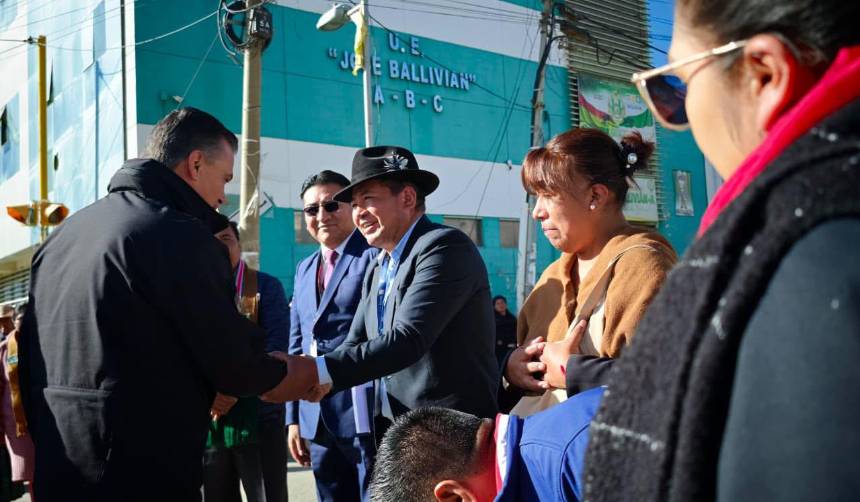 La Paz: Viacha reactiva las clases presenciales a más de un mes de las explosiones en el cuartel