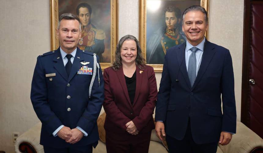 Reunión con representante de EEUU: Ministro apunta a los “siguientes pasos” de cooperación en defensa y seguridad