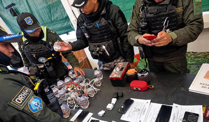 Hallan armas blancas, celulares y bebidas alcohólicas en requisas realizadas en cárceles de La Paz y Sucre