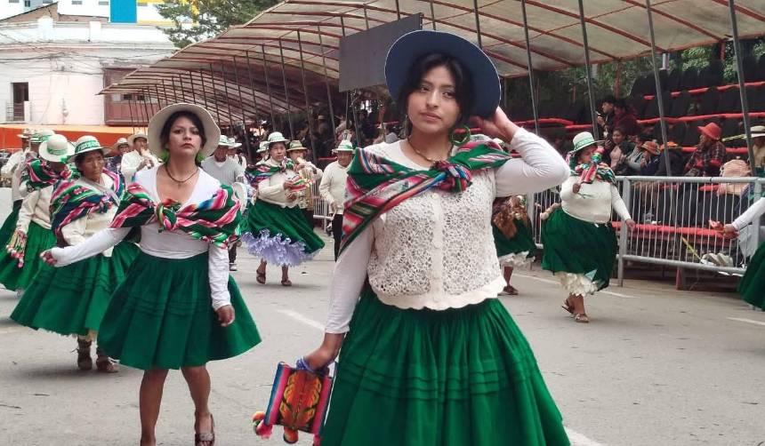 Con música, danza y trajes tradicionales, Oruro celebra el Anata Andino 2026