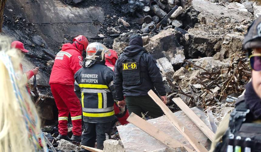 Hallan octavo cuerpo tras explosiones en el Regimiento Bolívar de Viacha