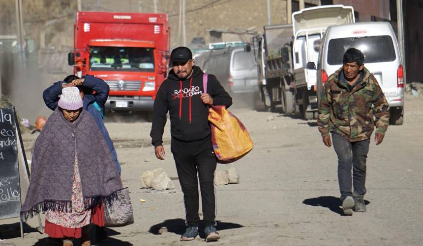 Bloqueos en Viacha, Río Seco y Calajahuira cercan a La Paz; ABC registra 22 puntos de corte en el país