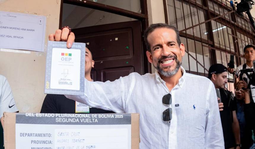 Luis Fernando Camacho felicita a Rodrigo Paz por su triunfo frente a Jorge Tuto Quiroga