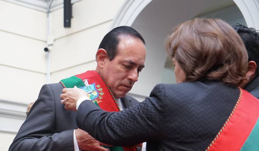 César Dockweiler jura como alcalde del municipio de La Paz 