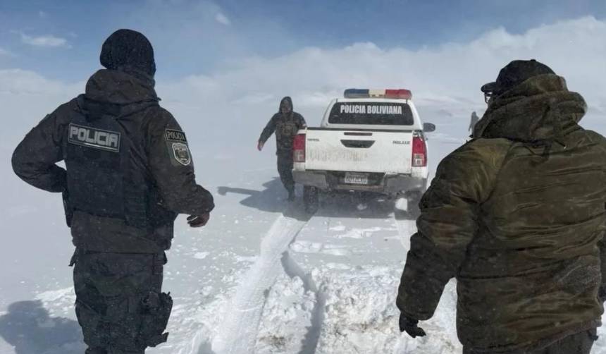 EEUU agradece a la Policía Boliviana por el rescate de turistas atrapados en una tormenta de nieve en Uyuni
