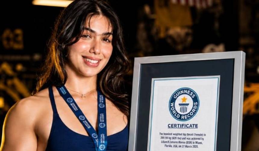 Entrenadora levanta casi 290 kilos en ‘hip thrust’ para romper un récord Guinness