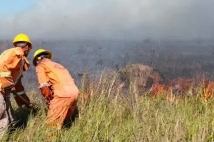 Santa Cruz: Gobernación y autoridades de Puerto Suárez convocan al COEM ante emergencia por los incendios
