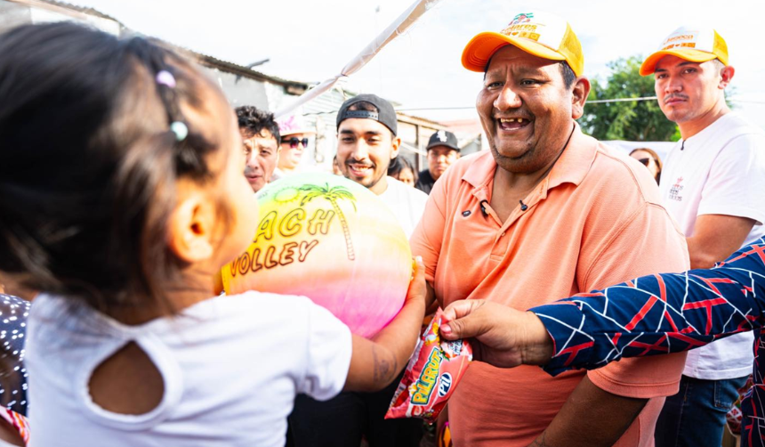 Subnacionales: Alfredo Solares hace campaña llevando atención médica a los barrios