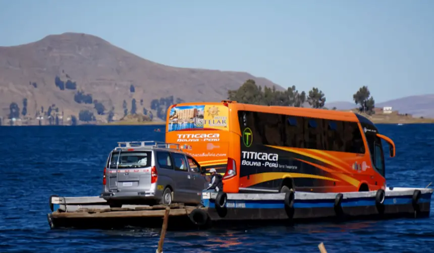 Sube el pasaje a Copacabana tras eliminación de la subvención a los carburantes, reportan empresas de transporte 