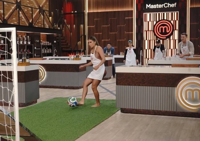 La entretenida dinámica que sacó los dotes futboleros de los cocineros 