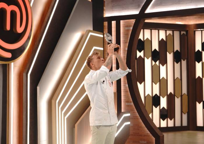 Sebastian Putz se corona como el nuevo MasterChef Celebrity de Bolivia 