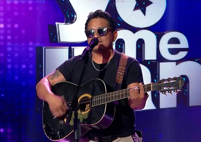 Imitador de Luis Vega trae recuerdos al cantante