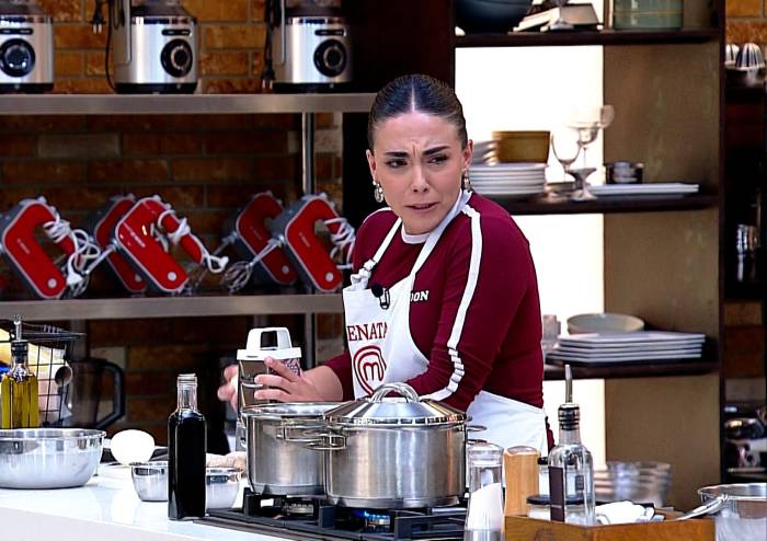 Renata no pudo con la cebolla y terminó llorando en MasterChef