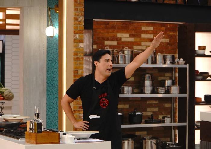 Oliver a Pablo: “No hay campo para dos comediantes en esta competencia” 