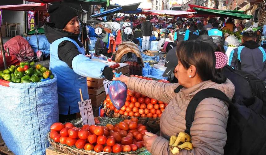 Inflación: Argentina logra controlarla, mientras que Bolivia atraviesa una aceleración sostenida, señala Bloomberg