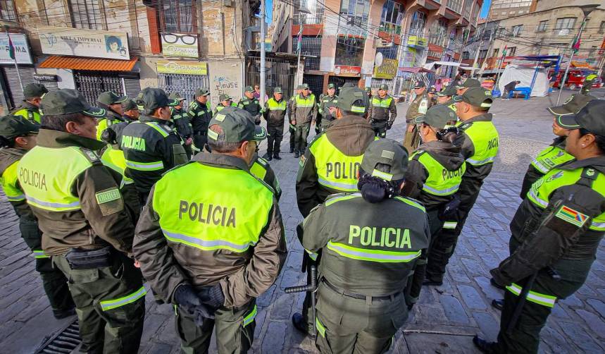 Dictan detención preventiva para cuatro acusados de robar celulares durante la entrada del Gran Poder