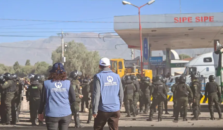 Defensoría del Pueblo pide evitar una “escalada de conflictividad” tras jornada de enfrentamientos