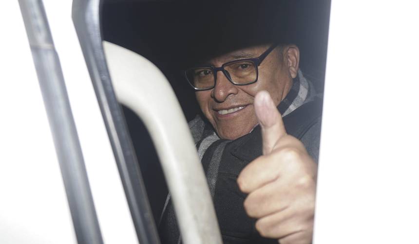 Zúñiga deja la cárcel de San Pedro para cumplir detención domiciliaria por la toma militar de la plaza Murillo
