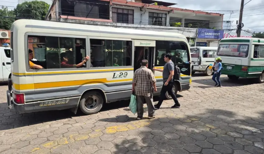 Transporte urbano cruceño mantiene tarifa transitoria de Bs 3 y apunta a tener conclusiones el lunes