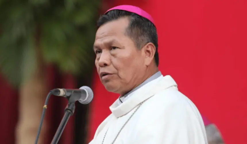 Arzobispo Leigue: “Si hay diferencias, hay que sentarse a dialogar; no podemos estar en los medios diciéndonos cosas”