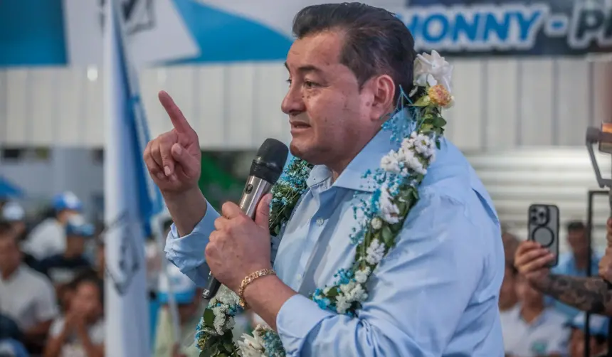 Concejo Municipal convoca a Jhonny Fernández a la sesión de honor por el 24 de Septiembre