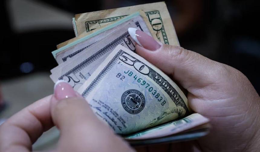 BCB: Dólar oficial registra su cuarta baja consecutiva y se cotizará en Bs 11,86 hasta el lunes